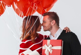 Der ultimative Valentinstags-Geschenkguide 2026: Romantische & intime Geschenke für Paare
